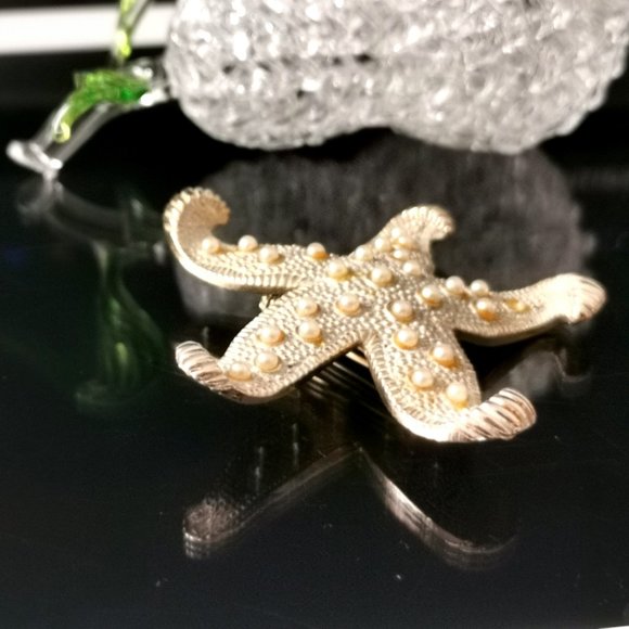 Vintage Starfish Brooch with Cream Enamel and Micro Seed Pearls - Picture 3 of 7